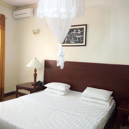 Peniel Beach Hotel Entebbe Esterno foto
