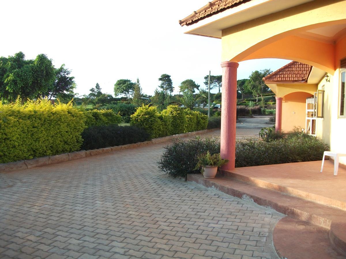 Peniel Beach Hotel Entebbe Esterno foto
